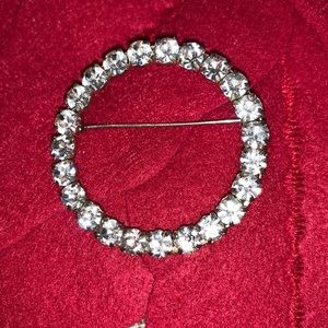 🌻🌻🌻 BOG2 SALE ITEM! Simply Lovely Rhinestone Pin